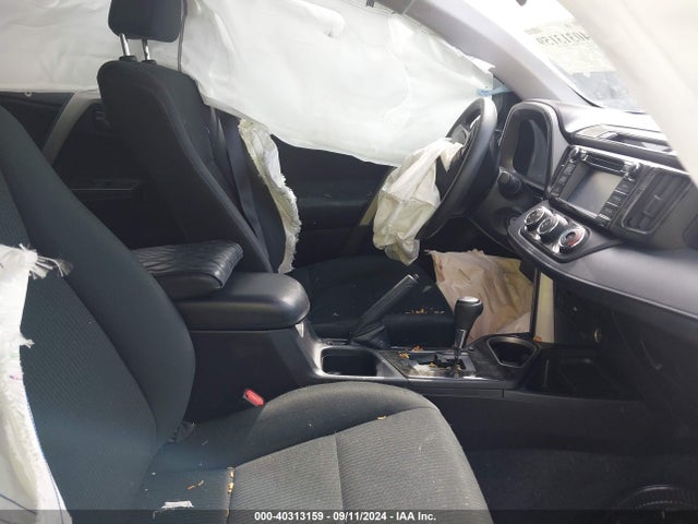 Toyota RAV4 LE 2018 2T3ZFREV5JW473288 Image 5