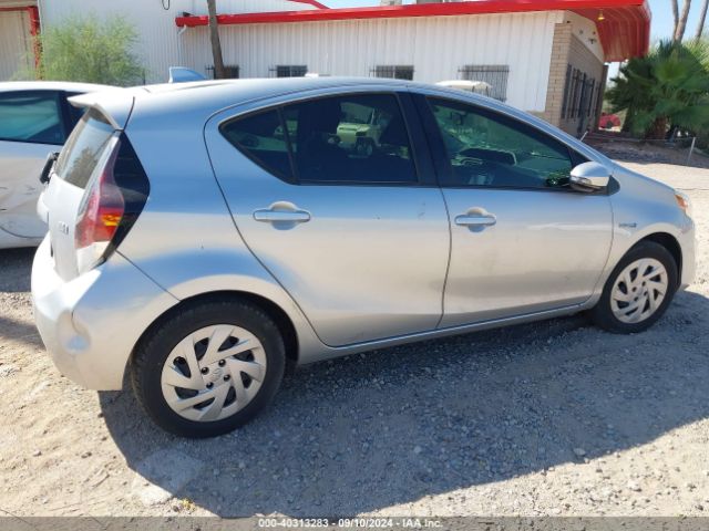 JTDKDTB39G1590242 Toyota Prius C Two