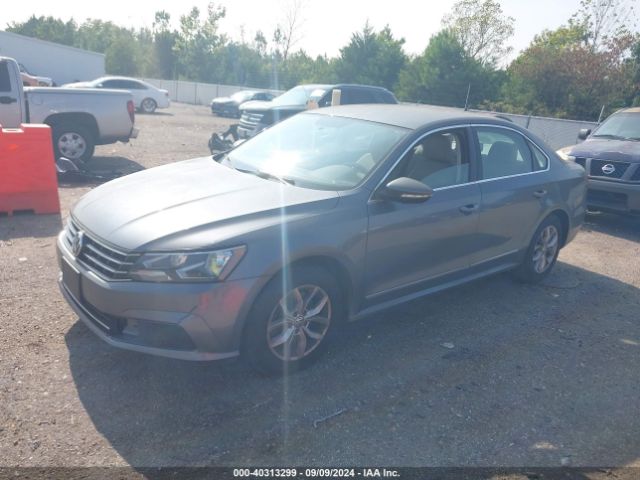 1VWAS7A31GC035992 Volkswagen Passat 1.8t S