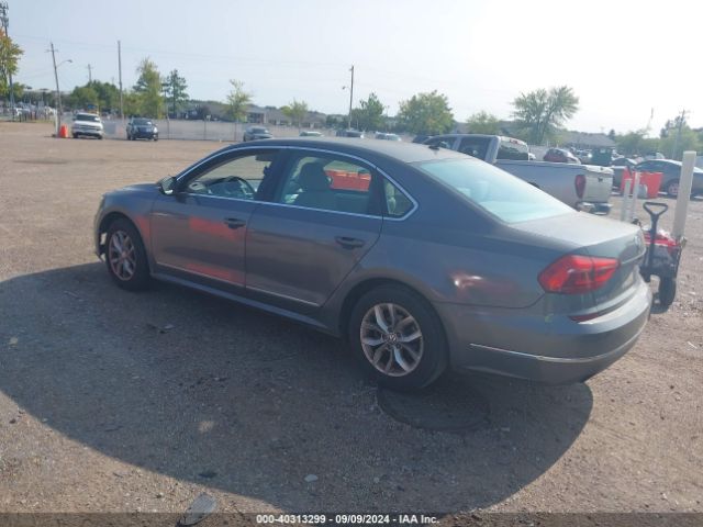 1VWAS7A31GC035992 Volkswagen Passat 1.8t S