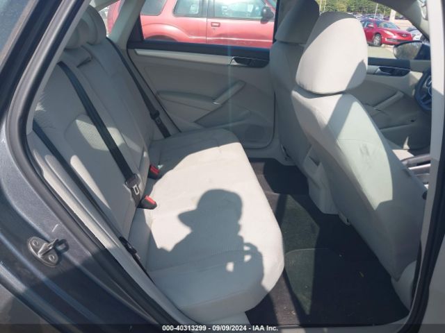 1VWAS7A31GC035992 Volkswagen Passat 1.8t S