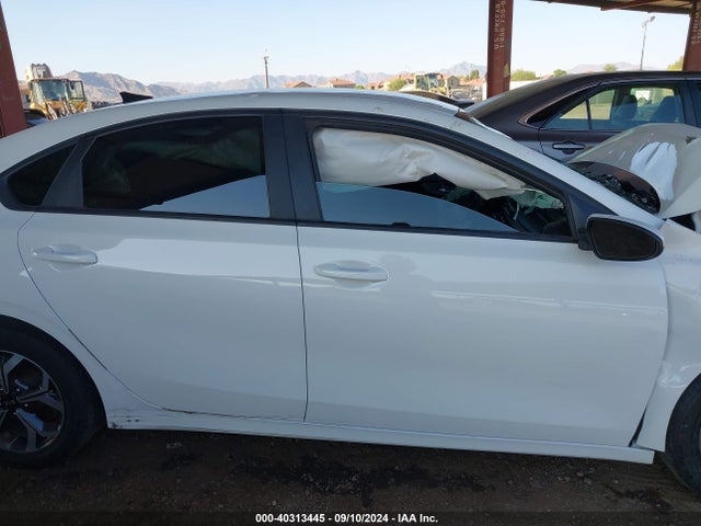 3KPF24AD8LE213836 KIA Forte Lxs