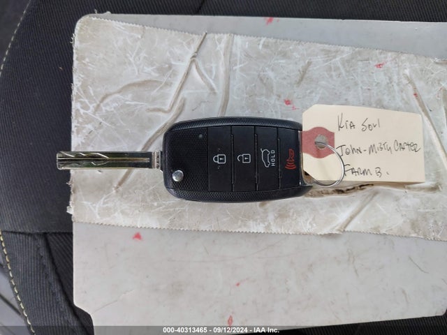 KIA SOUL + 2016 KNDJP3A52G7282154 Image 11