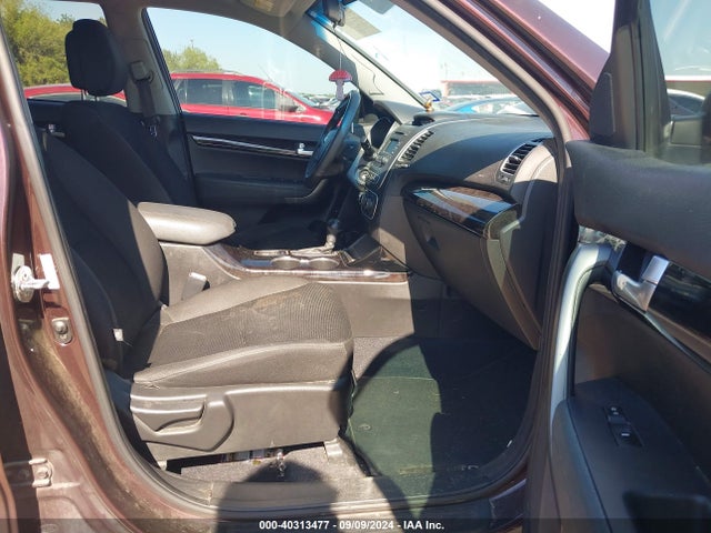 KIA Sorento Lx V6 2014 5XYKT4A77EG427082 Image 5