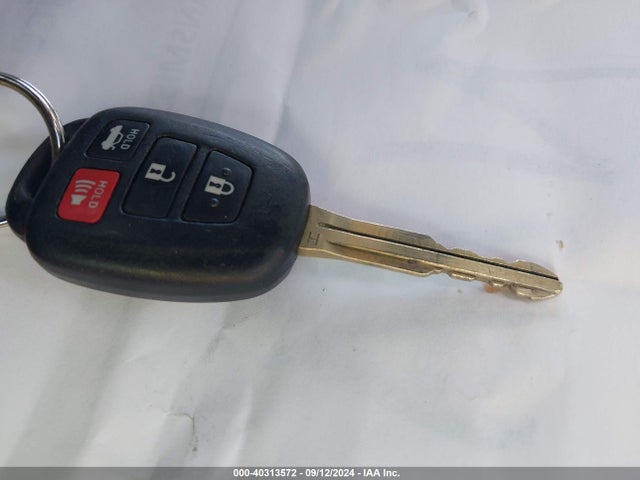 Toyota COROLLA LE 2017 5YFBURHE4HP681783 Image 11