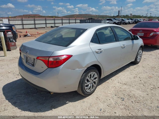 Toyota COROLLA LE 2017 5YFBURHE4HP681783 Image 4