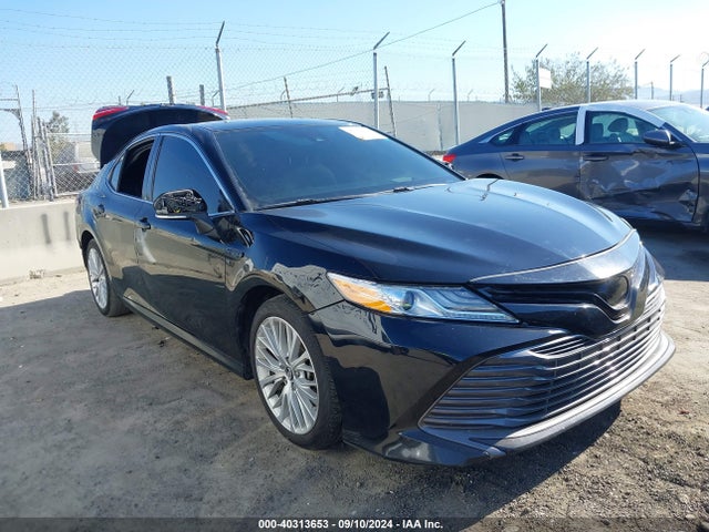 40313653 :رقم المزاد ، 4T1B21HKXKU521832 vin ، 2019 Toyota Camry Hybrid Xle مزاد بيع