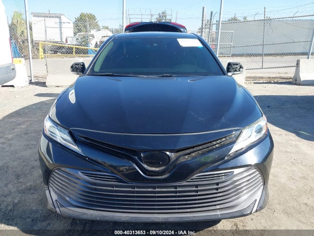 40313653 :رقم المزاد ، 4T1B21HKXKU521832 vin ، 2019 Toyota Camry Hybrid Xle مزاد بيع