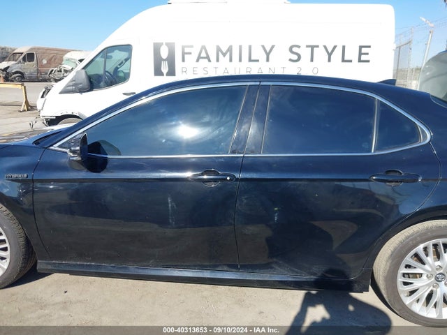 40313653 :رقم المزاد ، 4T1B21HKXKU521832 vin ، 2019 Toyota Camry Hybrid Xle مزاد بيع