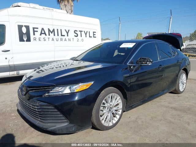 40313653 :رقم المزاد ، 4T1B21HKXKU521832 vin ، 2019 Toyota Camry Hybrid Xle مزاد بيع