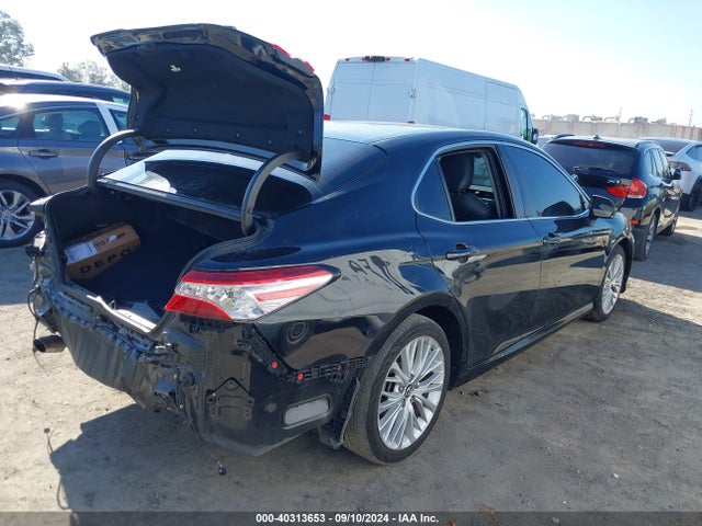 40313653 :رقم المزاد ، 4T1B21HKXKU521832 vin ، 2019 Toyota Camry Hybrid Xle مزاد بيع