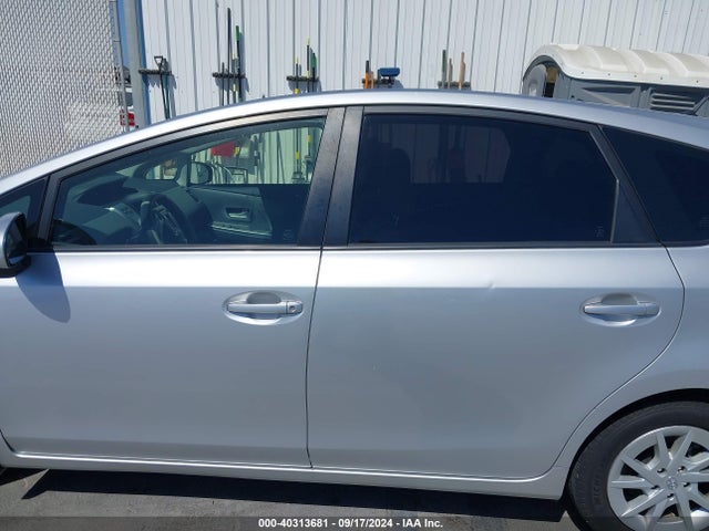 Toyota Prius V Two 2014 JTDZN3EU9EJ007925 Image 13