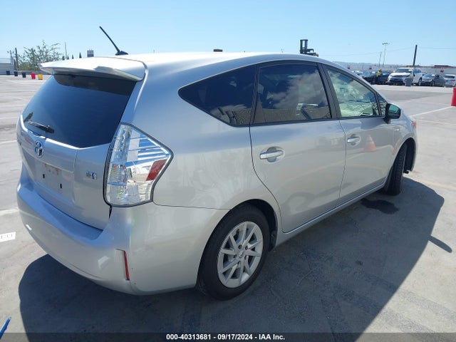 Toyota Prius V Two 2014 JTDZN3EU9EJ007925 Image 4