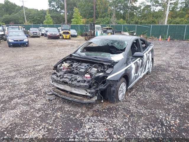 Toyota Prius Two 2016 JTDKBRFU1G3008392 Image 2