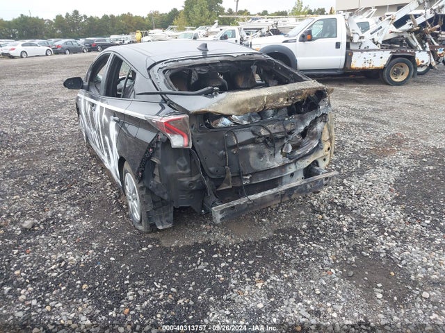 Toyota Prius Two 2016 JTDKBRFU1G3008392 Image 3