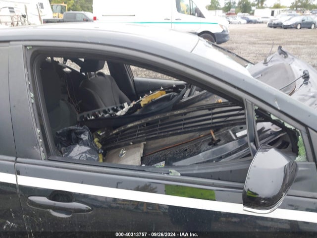 Toyota Prius Two 2016 JTDKBRFU1G3008392 Image 5