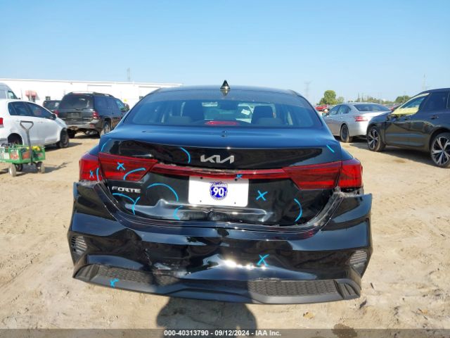 3KPF24ADXPE636276 KIA Forte Lxs