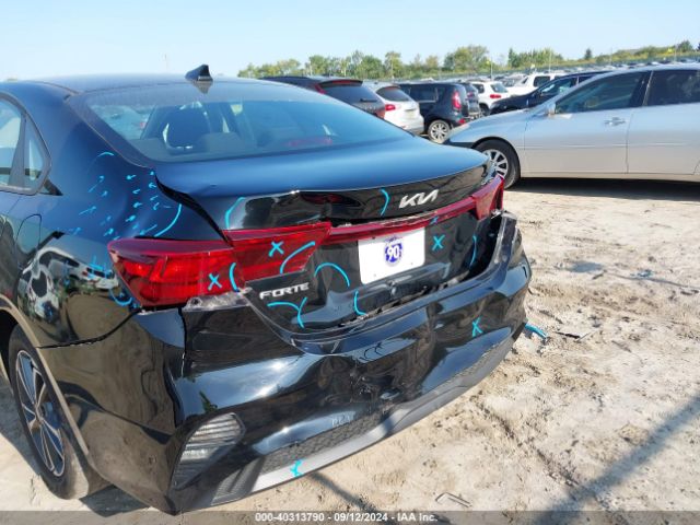3KPF24ADXPE636276 KIA Forte Lxs
