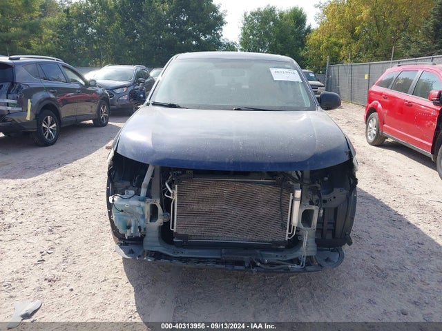 JA4AZ2A34JZ005370 Mitsubishi Outlander Es