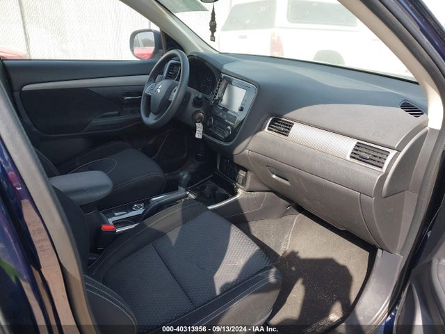 2018 MITSUBISHI OUTLANDER JA4AZ2A34JZ005370 Photo 4
