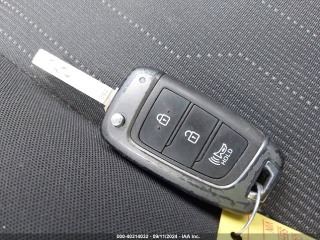 KMHRB8A38MU096964 Hyundai Venue Se