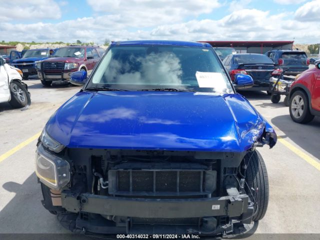 KMHRB8A38MU096964 Hyundai Venue Se