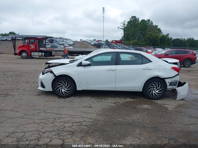 Toyota COROLLA SE 2017 5YFBURHE4HP736846 Image 15