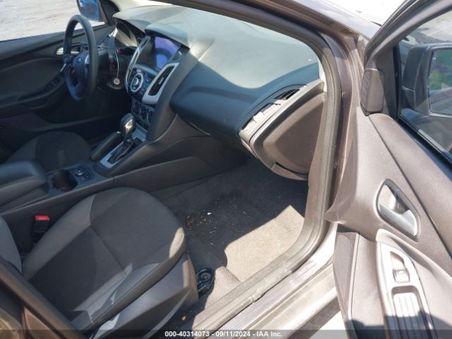 1FADP3F20EL381870 Ford FOCUS SE