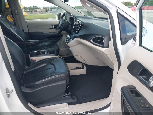 2C4RC1BG9NR117927 Chrysler Pacifica Touring L