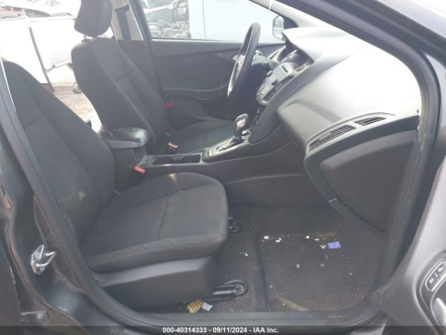 1FADP3F20HL256291 Ford FOCUS SE