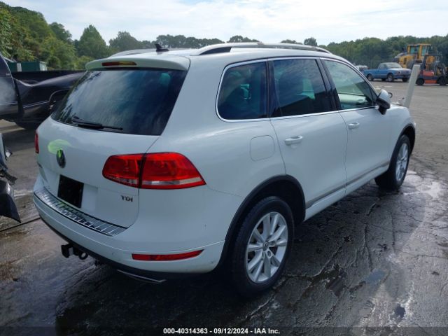 2013 VOLKSWAGEN TOUAREG WVGEP9BP6DD013460 Photo 3
