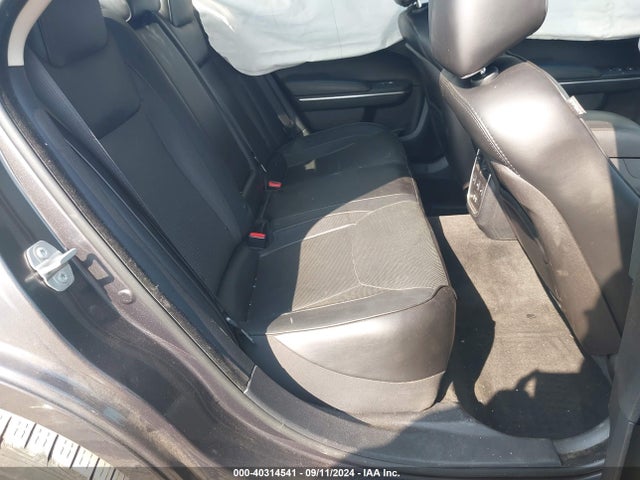 2C3CCAKG7GH106542 Chrysler 300c Awd