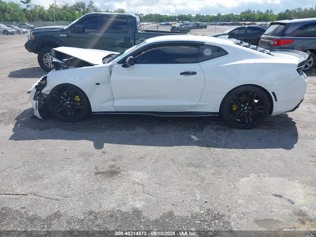 Chevrolet Camaro 2lt 2018 1G1FD1RS3J0154835 Image 14