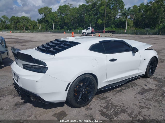 Chevrolet Camaro 2lt 2018 1G1FD1RS3J0154835 Image 4