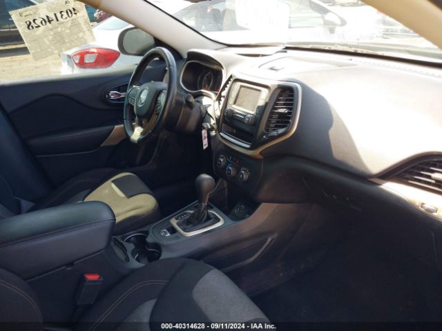 1C4PJLAB8HW652564 Jeep Cherokee Altitude Fwd