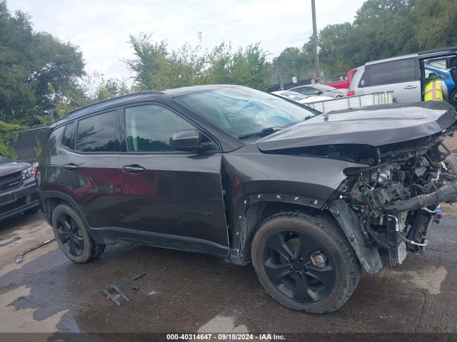 3C4NJCBB9JT461785 Jeep Compass Altitude Fwd