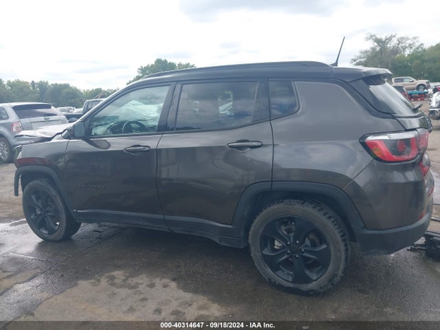 3C4NJCBB9JT461785 Jeep Compass Altitude Fwd