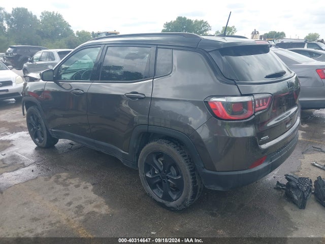3C4NJCBB9JT461785 Jeep Compass Altitude Fwd