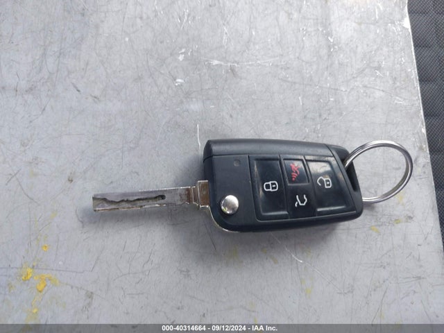 3VV0B7AX6KM014338 Volkswagen Tiguan 2.0t S