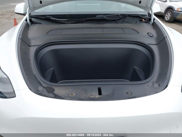 2023 TESLA MODEL Y 7SAYGDEE0PF749275 Photo 9