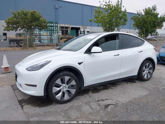 2023 TESLA MODEL Y 7SAYGDEE0PF749275 Photo 1