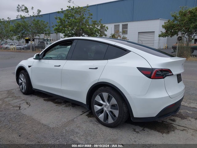 2023 TESLA MODEL Y 7SAYGDEE0PF749275 Photo 2