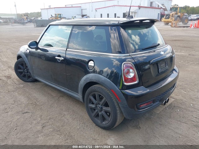 2012 MINI COOPER S WMWSV3C51CTY25340 Photo 2