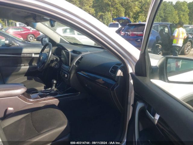 5XYKTCA68EG523806 KIA SORENTO LX