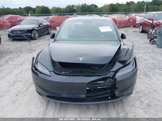 Tesla Model 3 Rear-wheel Drive 2024 5YJ3E1EA3RF736452 Image 12