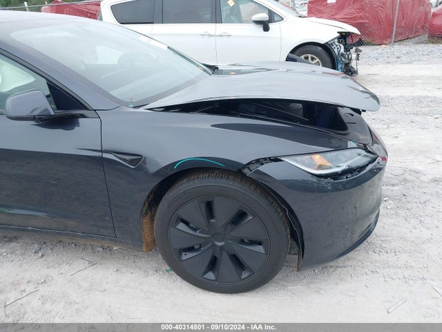 Tesla Model 3 Rear-wheel Drive 2024 5YJ3E1EA3RF736452 Image 20