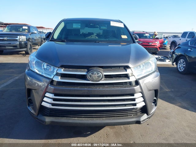 Toyota Highlander Le 2018 5TDBZRFHXJS860969 Image 12