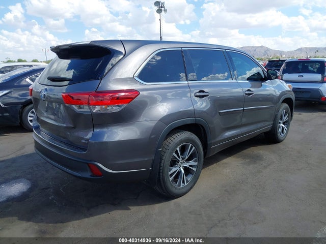 Toyota Highlander Le 2018 5TDBZRFHXJS860969 Image 4