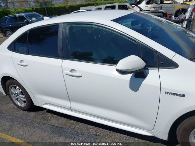 Toyota Corolla Hybrid Le 2021 JTDEAMDE2MJ029970 Image 14