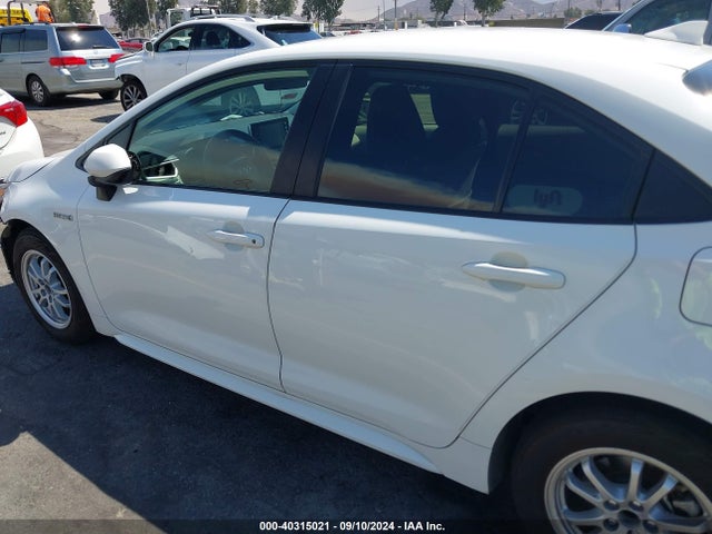 Toyota Corolla Hybrid Le 2021 JTDEAMDE2MJ029970 Image 15